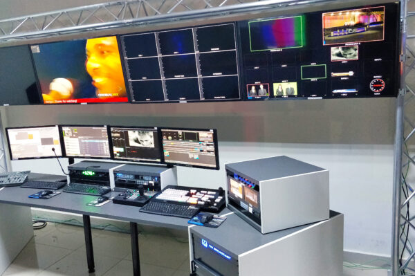 DM TV Studio Smart - Control Room 3