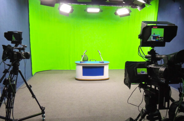 DM TV Studio Basic - TV Set 2